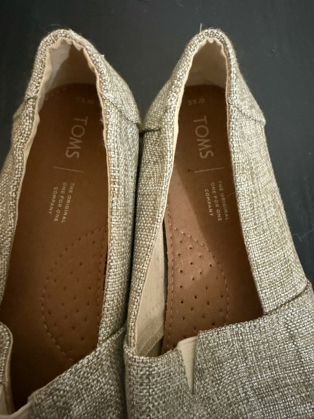 TOMS SIZE 9.5 BEIGE LINEN CANVAS SLIP ON ROUND TOE COMFORT WALKING SHOES AVALON - Picture 6 of 7